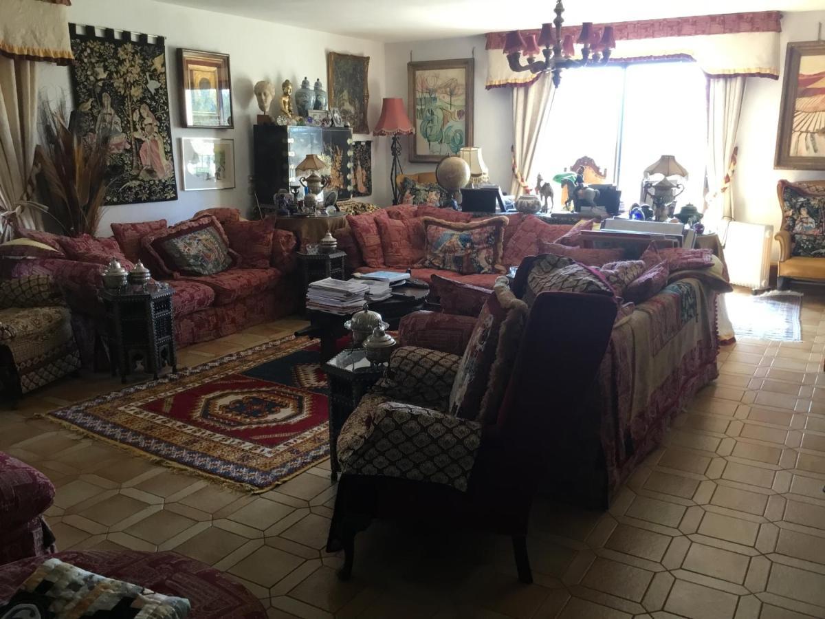 Villa La Cerisaie. Reynès 외부 사진